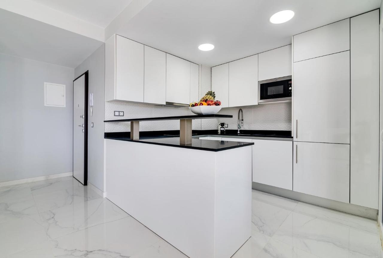 Infinity Sunny View Deluxe Apartment Arenales del Sol Bagian luar foto